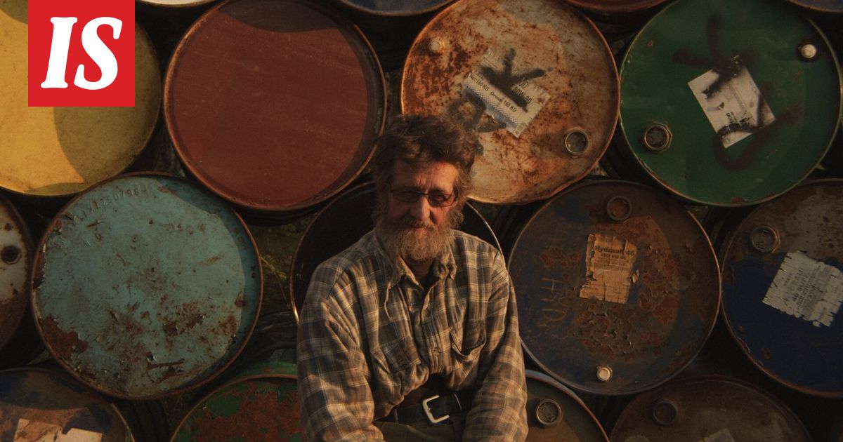 Aurinko laskee Lemmenjoella: Raimo Kanamäki elää Lapin erämaassa