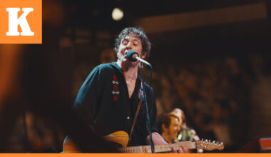 Arvio: Bruce Springsteenistä kertova näytelmäelokuva ei jynssää kiiltokuvaa vaan paljastaa haavoittuvaisen ihmisen