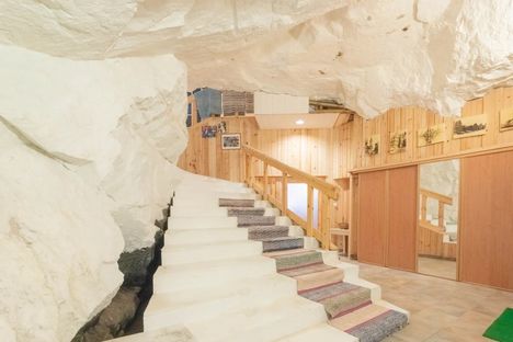 Asunto yhdistyy luolaan.