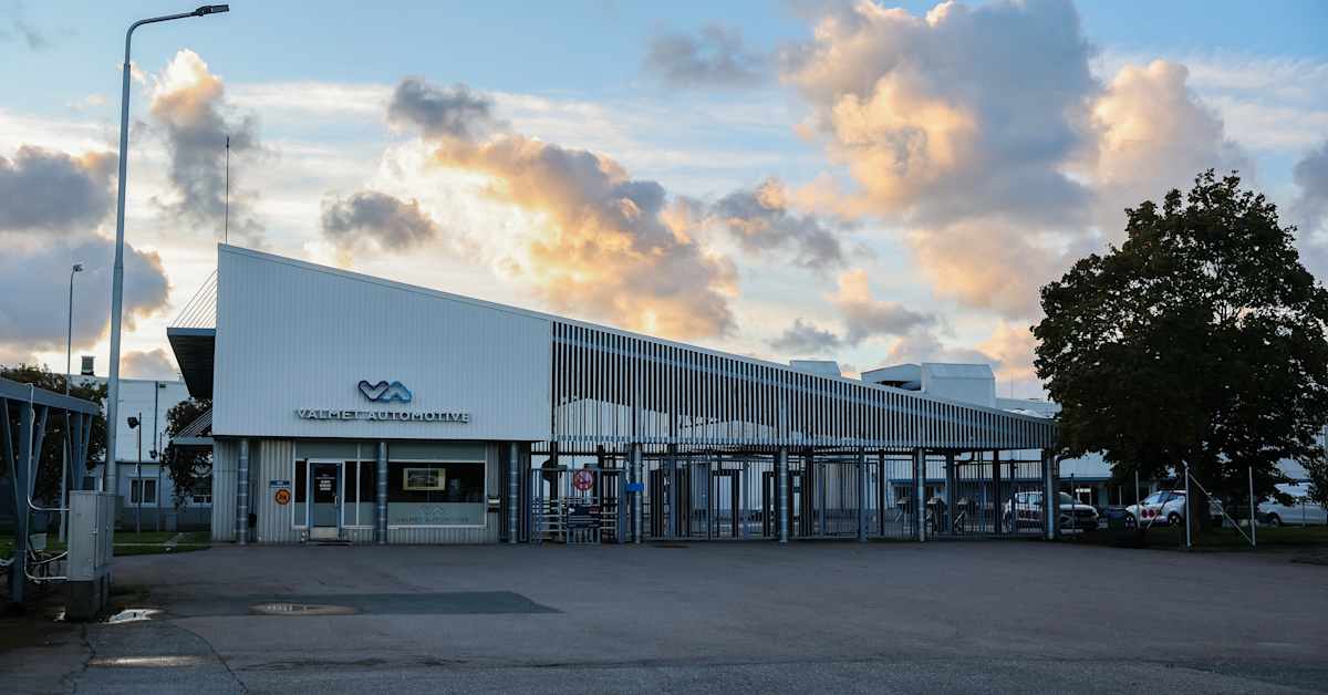 Uudenkaupungin autotehtaalla valmistetaan pian panssariajoneuvoja – Valmet Automotive ja Patria solmivat aiesopimuksen | Varsinais-Suomi