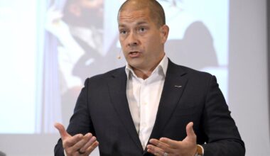 Finnair on jatkuvasti pahoillaan | HS.fi