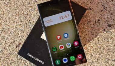 Kuvassa Samsung Galaxy S23 Ultra.