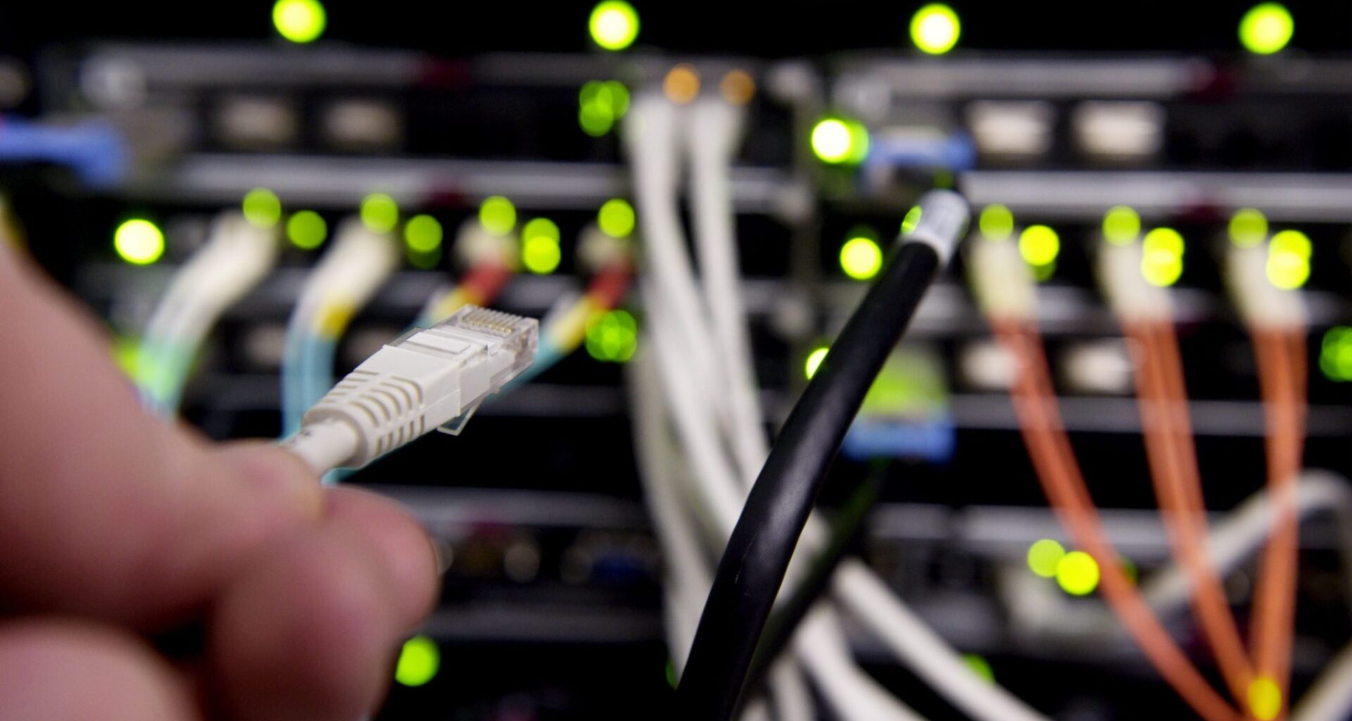 Internet on rikki: Useat palvelut nurin - Verkkouutiset