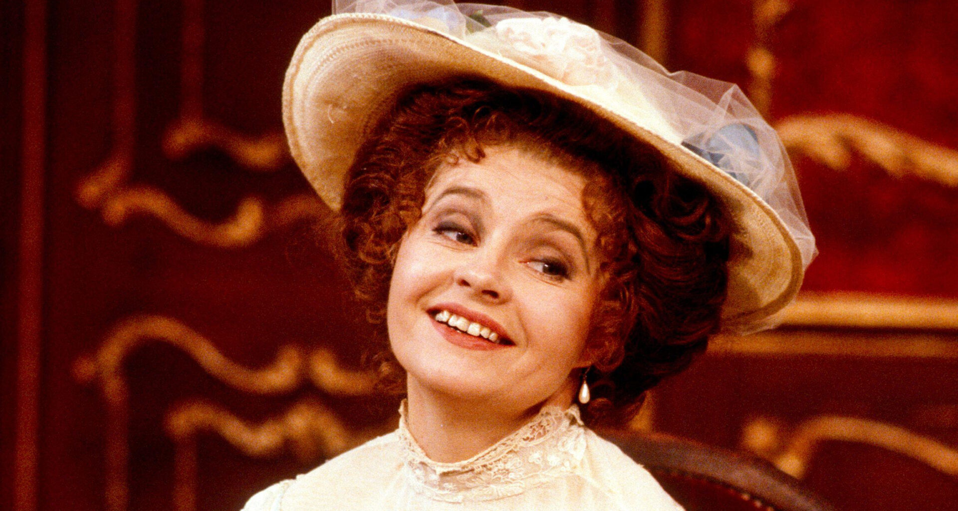 Pitkän Jussin majatalon Prunella Scales on kuollut