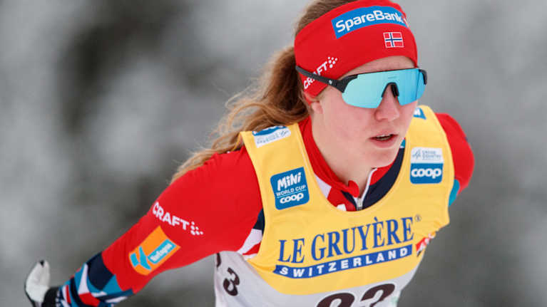 Helene Marie Fossesholm hiihtää Rukan maailmancupissa 2022.