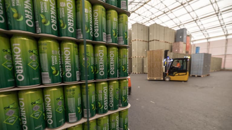 Olvin makulonkeroa varastossa.