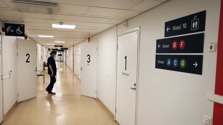 Käytäväkuva Etelä-Karjalan keskussairaalassa.