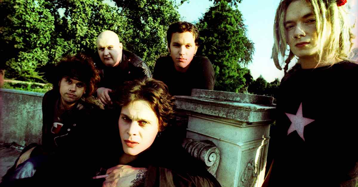 Kimmo Aroluoma kertoo, millaista oli kiertää Him-yhtyeen kanssa ja elää pelon ilmapiirissä | Kulttuuri