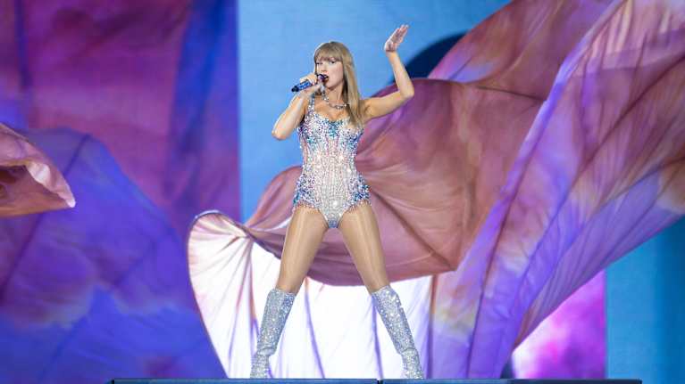 Taylor Swift lavalla.