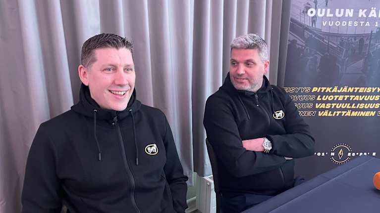 Oulun Kärppien päävalmentaja Petri Karjalainen ja urheilujohtaja Kimmo Kapanen.