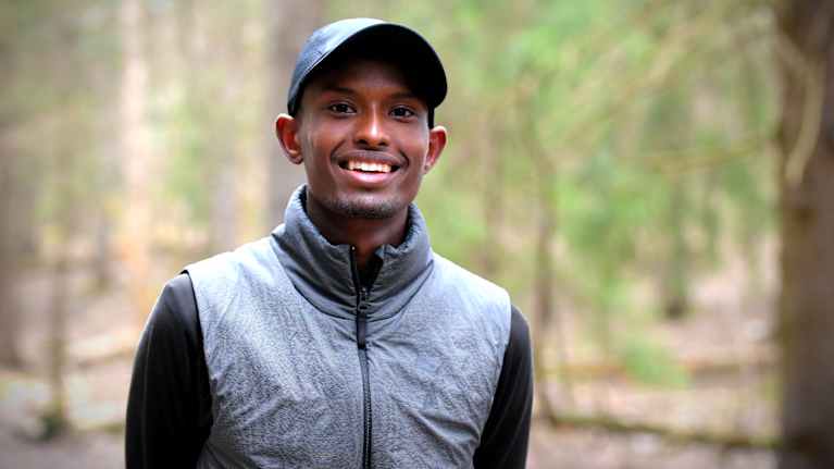 Mustafe Muuse kuvassa.