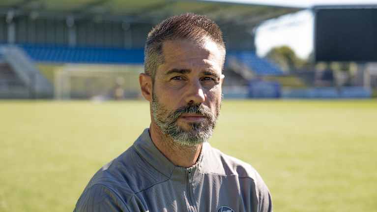 TPS-tränaren Ivan Piñol på Kuppisarenan.