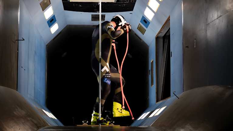  Elian Lehto Otaniemen tuulitunnelissa.