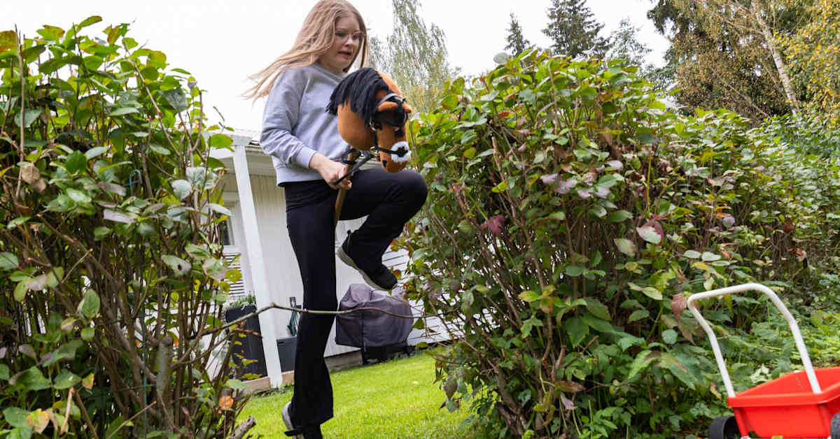 Tiina Viimanin lapset ovat joutuneet luopumaan satojen eurojen harrastuksista: ”Kyllä tämä luo paljon epätasa-arvoa” | Talous