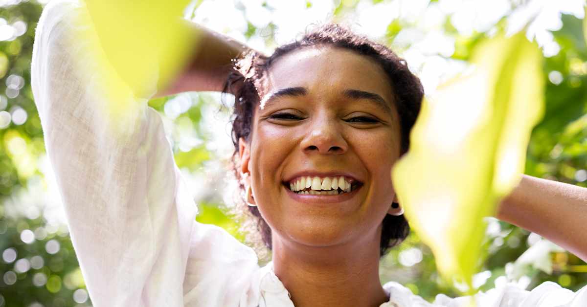 ”Koulussa annettiin ymmärtää, että olen ongelma” – näyttelijä haluaa nyt näyttää, että voi mokata | Yle Kulttuuri