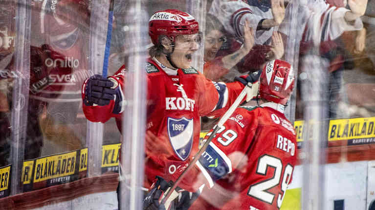 Tony Sund ja Sebastian Repo juhlivat HIFK:n maalia.