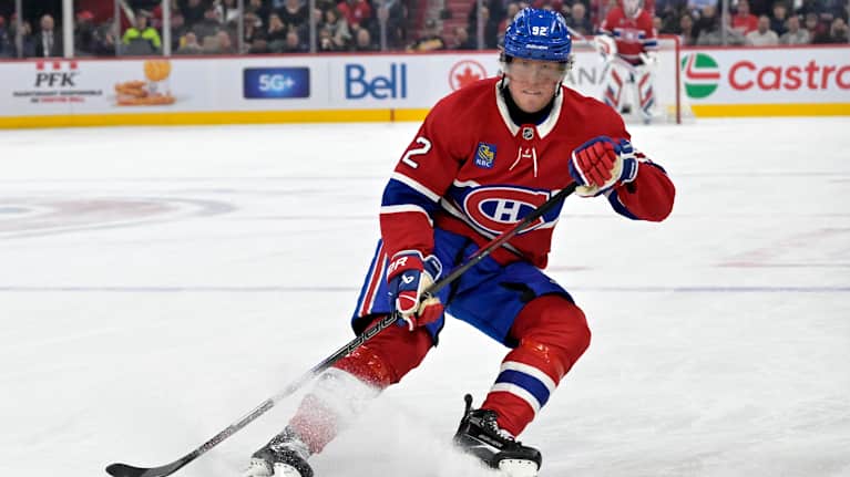 Patrik Laine jäällä Montrealin peliasussa.