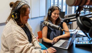 Swiftiet laskevat tunteja perjantaihin – Taylor Swiftin levyjulkistus saa Anna Mattilan ja Veera Hentusen sekaisin | Kulttuuri