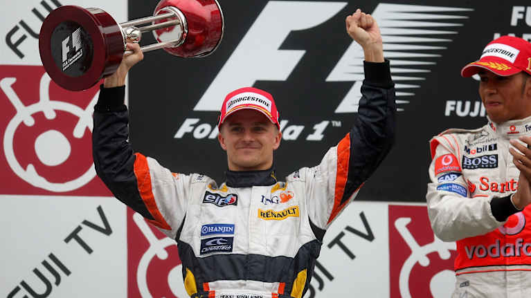 Heikki Kovalainen palkinpallilla 2007.