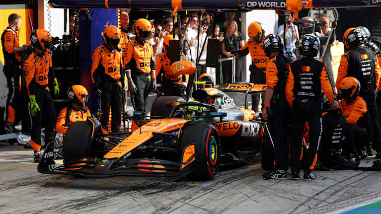 Lando Norrisin varikkopydähdys Monzassa ei mennyt putkeen.