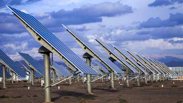 Aurinkovoimala Gobin autiomaassa.