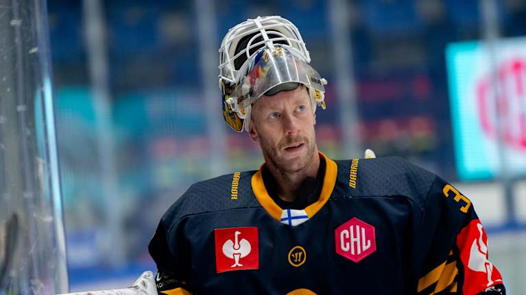 Antti Raanta torjui Lukon maalilla.