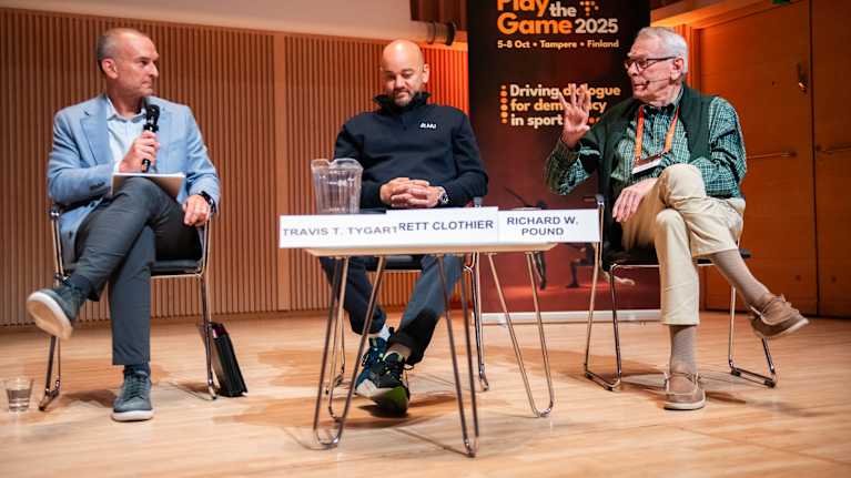 Usadan toimitusjohtaja Travis Tygart, AIU:n johtaja Brett Clothier ja Maailman antidopingtoimiston Wadan ensimmäinen puheenjohtaja Dick Pound.