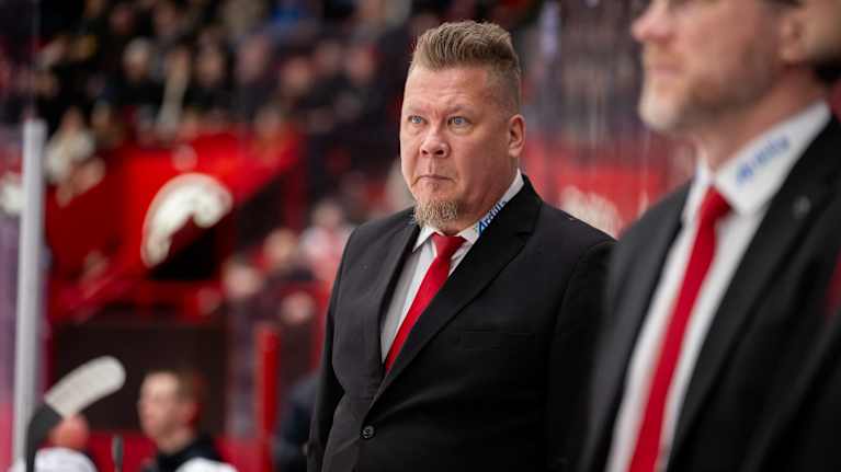 Jarno Pikkarainen valmentajana.