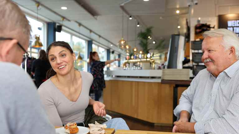 Nooralotta Neziri jatkaa tavoittellista uraa vaikka loukkaantui vakavasti, Manageri Jukka Virtanen on ollut vahva tukia koko Nooran uran ajan.