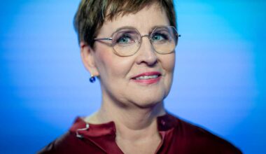 Näihin sanoihin Ylen ikoninen uutisankkuri Marjukka Havumäki päätti uransa | Uutisia lyhyesti
