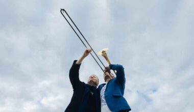 Helsingin orkesterien huippumuusikoiden keskuuteen kätkeytyy vielä pienempi monitaitureiden joukko – tässä heistä kaksi | Yle Kulttuuri