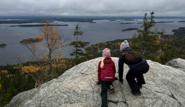 Riittääkö luonto lasten viihdykkeeksi lomamatkalla? Kysyimme asiaa Kolilla syyslomaa viettäviltä perheiltä | Pohjois-Karjala