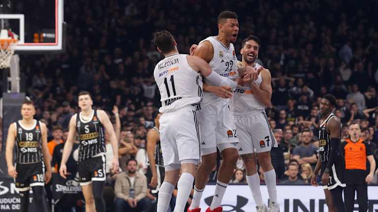 Real Madrid juhlii voittoa Partizanista 15.10.2025.