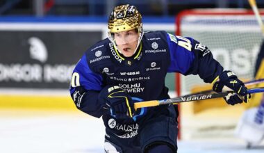 Kiekko-Espoon sensaation lämäri herätti hilpeyttä – viheltelevä Tomi Sallinen teki hämmästyttävän muutoksen | Urheilu