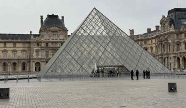 Videoanalyysi: Koko maailma ihmettelee, miten helposti Louvren ryöstö onnistui | Uutisia lyhyesti