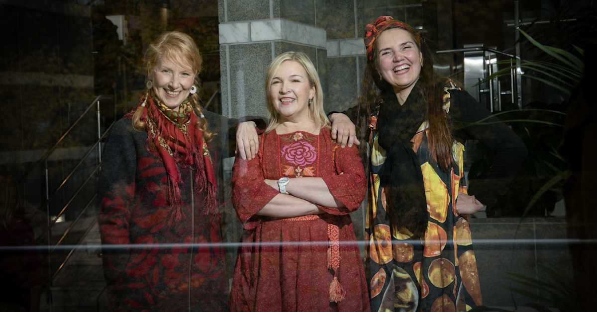 ”Tuli tunne, että myö ei kelvata” – Värttinä selätti vaikean korona-ajan ja teki paluun suoraan Euroopan huipulle | Yle Kulttuuri