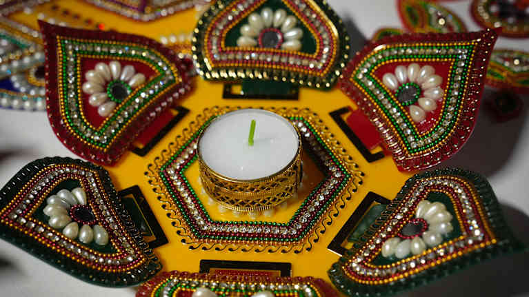 Hindujen Diwali-festivaalia Espoossa.