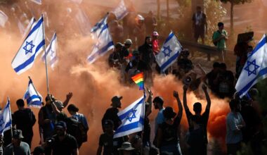 Analyysi: Netanjahu hakee armahdusta ja pyrkii estämään puolueettoman tutkinnan Hamasin hyökkäyksestä | Ulkomaat