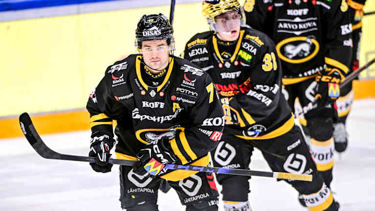 Eemil Erholtz tuulettaa.