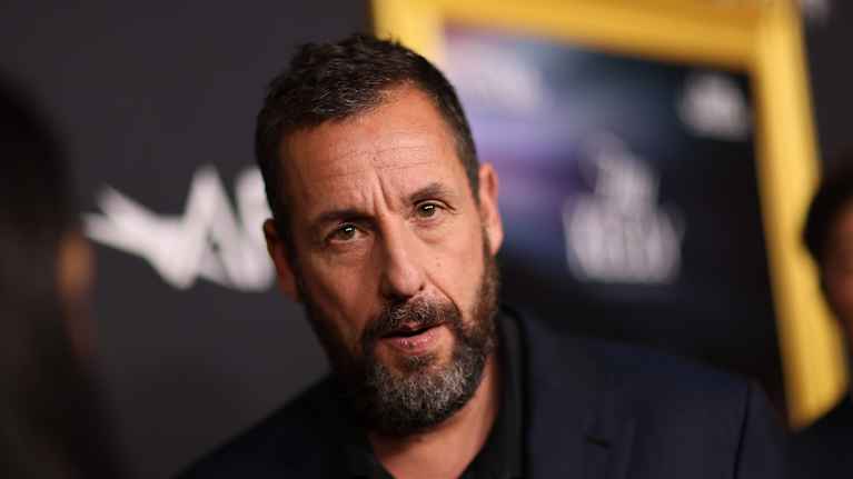 Näyttelijä ja koomikko Adam Sandler. 