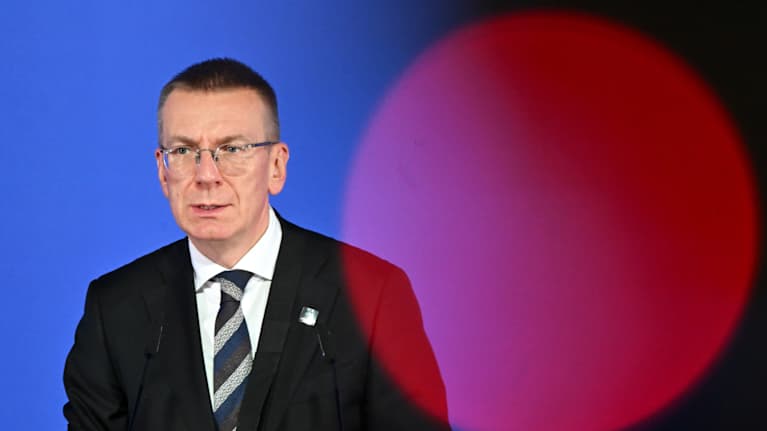 Henkilökuvassa Edgars Rinkēvičs.