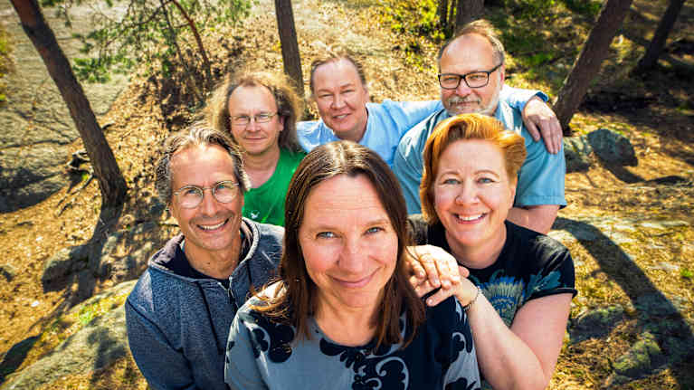 Luontoillan asiantuntijat ja juontaja Minna Pyykkö.