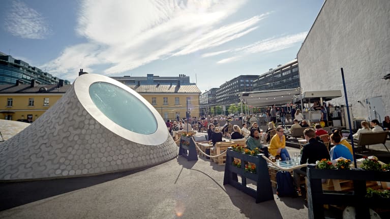 Amos Rexin pyöröikkuna ja terassi