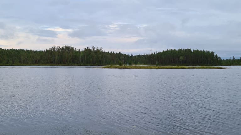 Suomen ja Euroopan unionin itäisin piste Ilomantsissa sijaitsee Virmajärven keskellä.