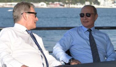 Niinistö kertoo kirjassaan Nato-puheluista Venäjän presidentin kanssa – Putinin outoja lahjoja hämmästeli koko kabinetti | Politiikka