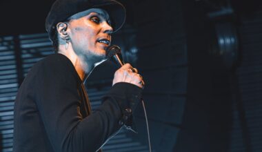 Kirja: Ville Valolta outoa käytöstä – ”Halusi sabotoida omaa keikkaansa”