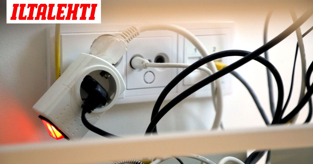 Lataatko puhelimesi näin? Lopeta - Iltalehti