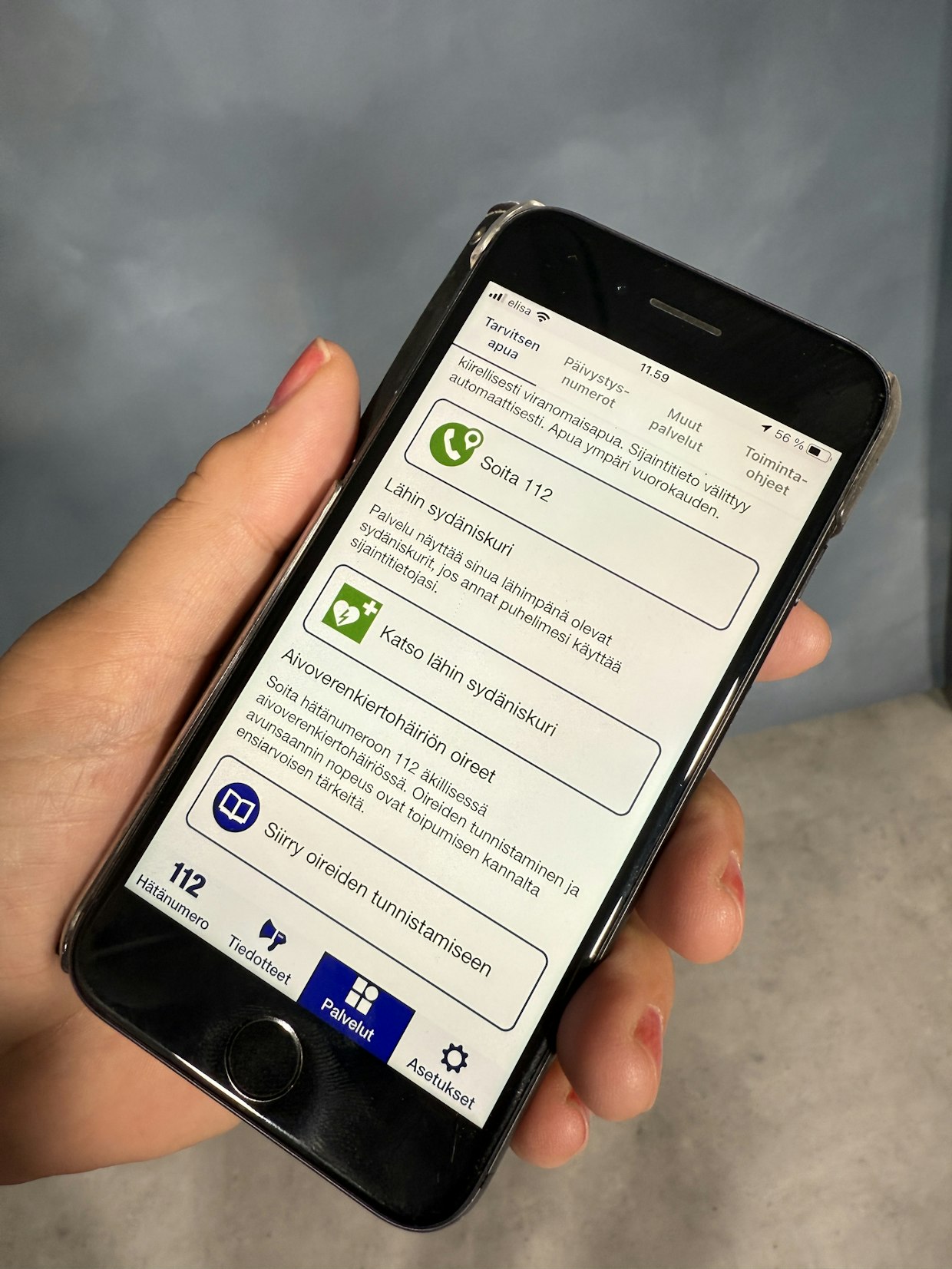Hätätilanteessa löydät sovelluksesta lähimmän defibrillaattorin sijainnin ja aivohalvauksen oireet.