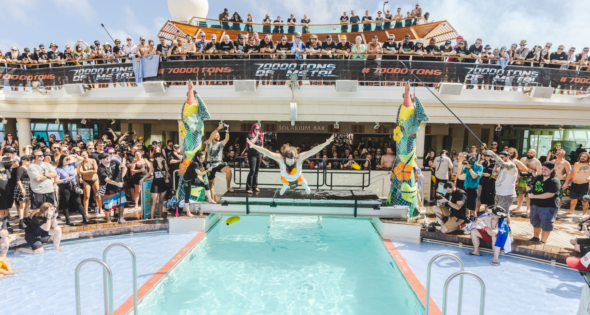 70 000 Tons of Metal seilaa alkuvuodesta – Amorphis- ja Insomnium-jäsenet kertovat, miksi risteilylle kannattaa lähteä