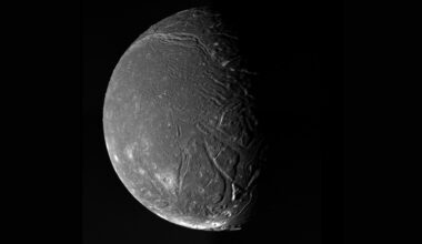 Uranuksen kuulla saattoi aikoinaan olla syvä valtameri